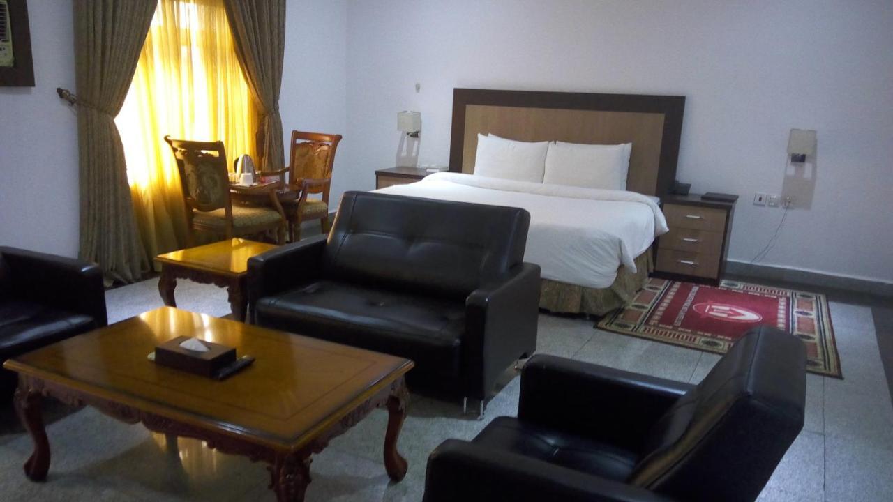 Immaculate Royal Int'L Hotel Owerri Exteriér fotografie